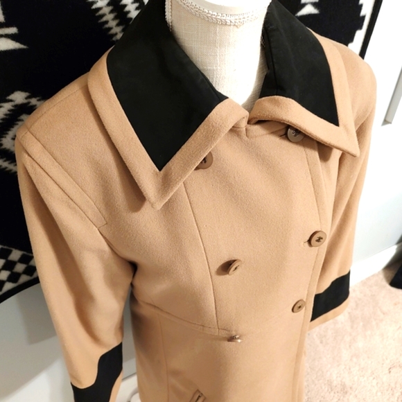 🥰 Host Pick!Vintage Authentic Chanel Brand 1980's Wool Peacoat, Tan & Black, 38 - Picture 6 of 14